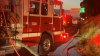 Bomberos luchan contra icendio de maleza cerca del 580 en Oakland