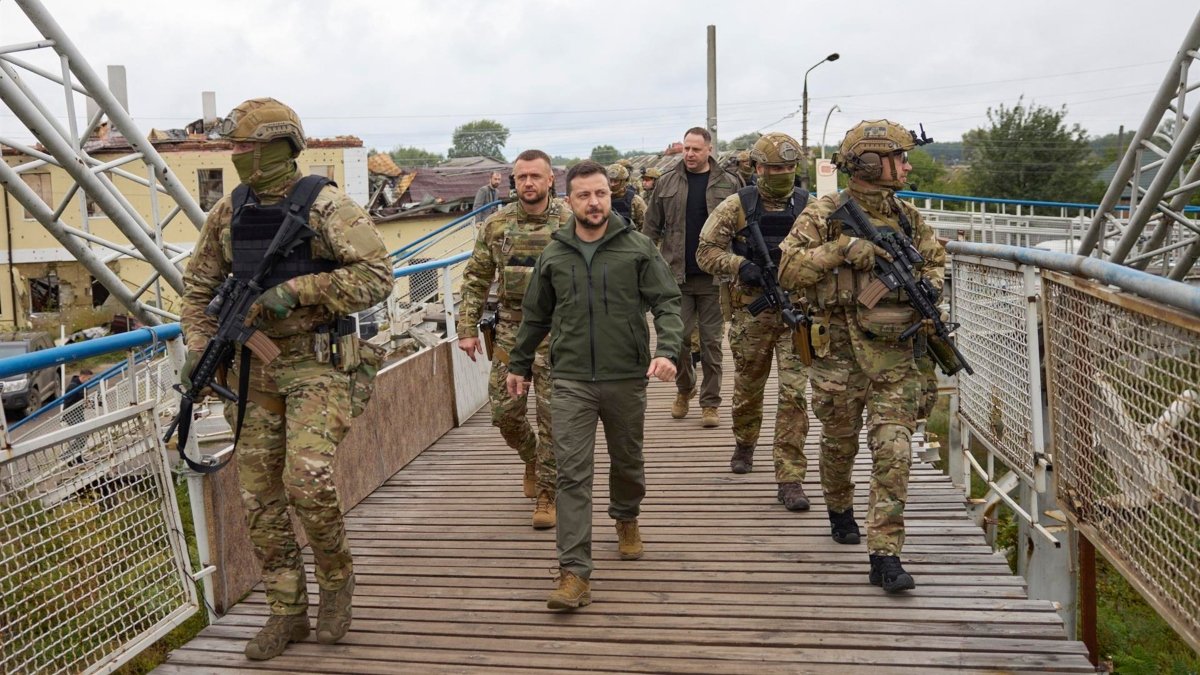 Ucrania: presidente Zelenskyy, involucrado en incidente vehicular – Telemundo Area de la Bahía 48 - Vimarsana News