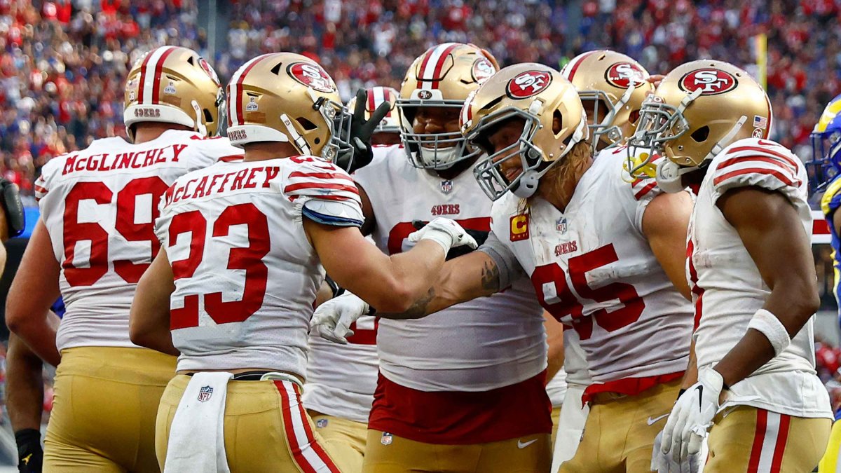 Con cuatro anotaciones de McCaffrey, 49ers superan 35-16 a