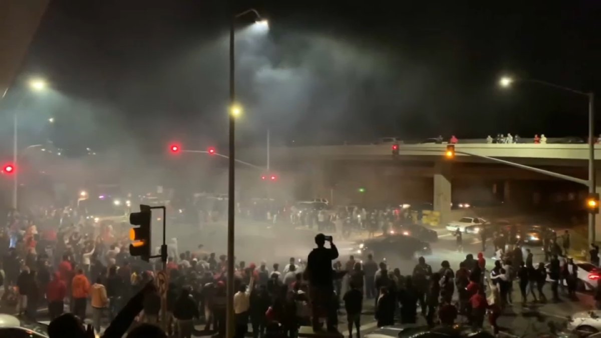 Carreras clandestinas de coches dejan caos en las calles de Filadelfia –  Telemundo 62