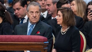 Nancy Pelosi y su esposo Paul Pelosi