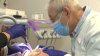Un dentista que ha servido por 40 años a la comunidad hispana del Área de la Bahía