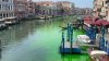 Investigan origen de líquido verde fosforescente en el famoso Gran Canal de Venecia
