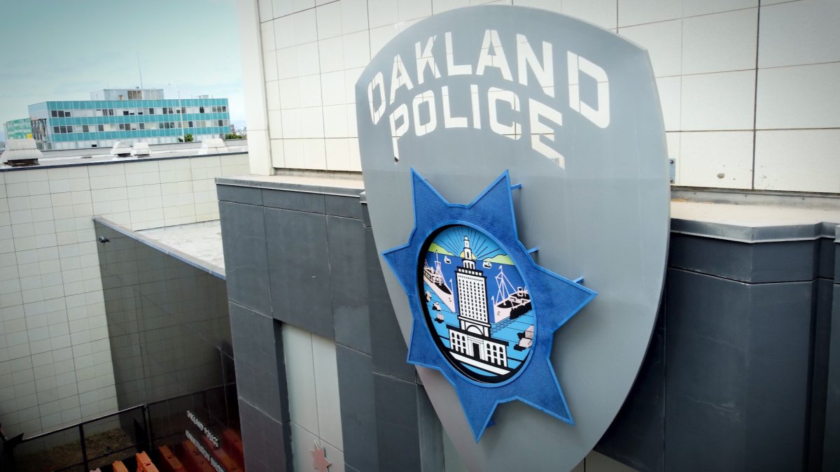 Oakland Police establish a “Safe Exchange Zone” to buy, sell or exchange goods