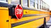 Conductor de autobús escolar habría secuestrado y violado a una estudiante
