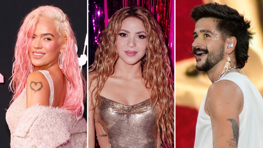 De izquierda a derecha, Karol G, Shakira, y Camilo.