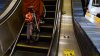 BART permite llevar bicicletas en trenes y escaleras mecánicas