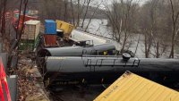 Varios trenes chocan y descarrilan en el este de Pensilvania
