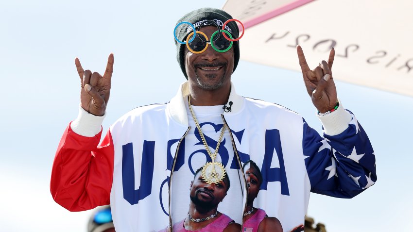 PARIS, FRANCE – AUGUST 07: Snoop Dogg attends to the Men’s Park Final on day twelve of the Olympic Games Paris 2024 at Place de la Concorde on August 07, 2024 in Paris, France. (Photo by Carl Recine/Getty Images)