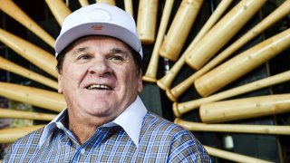 El ex jugador y entrenador de las Grandes Ligas de Béisbol, Pete Rose, en Las Vegas en 2015. Archivo.