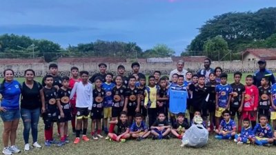 Soccer and Smiles apoya con recursos a niños de El Salvador