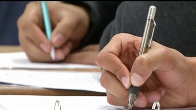 Clases de finanzas obligatorias para estudiantes de secundaria en California