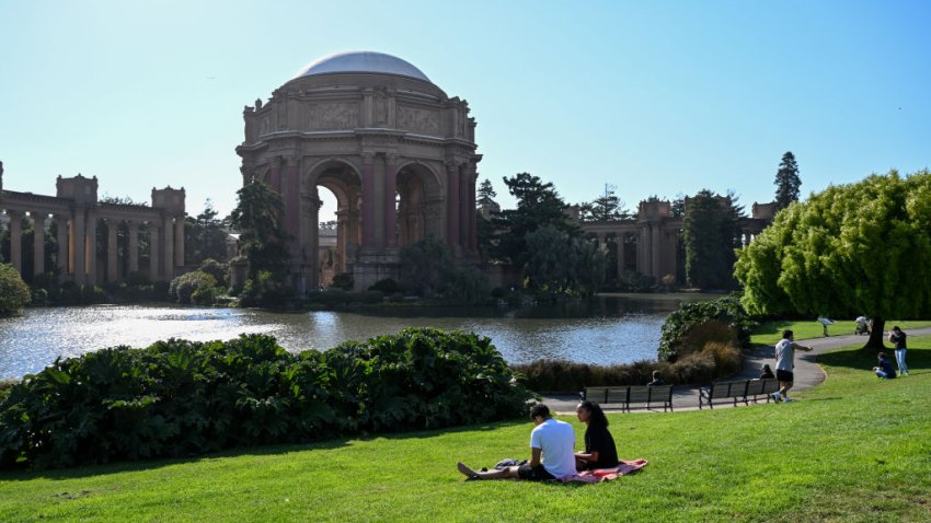 SAN FRANCISCO, CA – JULY 11: People enjoy during warm weather at Palace of Fine Arts as heat wave warning issued, in San Francisco, California, United States on July 11, 2024. (Photo by Tayfun Coskun/Anadolu via Getty Images)