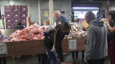 Alta demanda de familias buscando alimentos en el Centro Comunitario Sagrado Corazón en San José