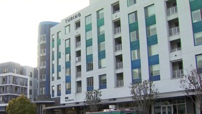 Hallan muertos a 2 adultos y a 2 niños en apartamento en Milpitas