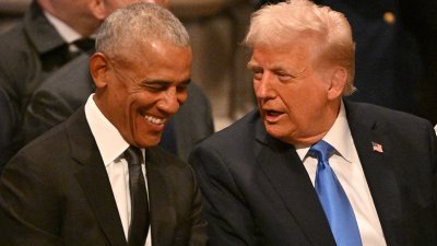 El sonriente encuentro entre Obama y Trump en el funeral  de Jimmy Carter