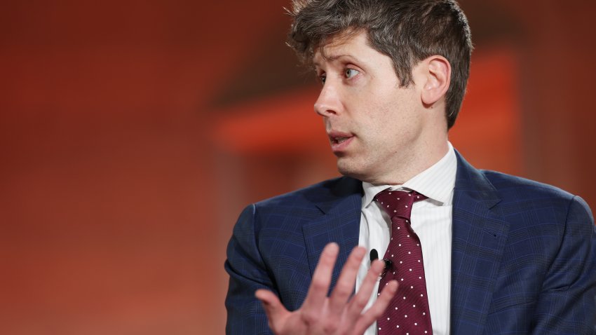 WASHINGTON, DC — 11 de marzo: Sam Altman, director ejecutivo de OpenAI, interviene durante la Cumbre de Infraestructura de BlackRock el 11 de marzo de 2026 en Washington, DC. La empresa global de gestión de inversiones celebró la cumbre, que reunió a líderes del gobierno, el sector empresarial y el ámbito laboral para abordar la expansión de la infraestructura de Estados Unidos. (Foto de Anna Moneymaker/Getty Images)