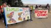Grupo protesta contra construcción de centro de detención de ICE cerca de Gilroy