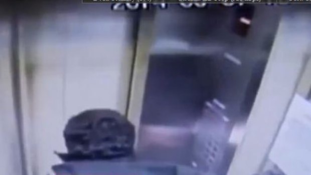 Video: Ascensor "loco" se estrella a 50 mph