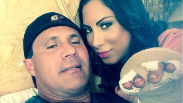 Video: Canseco no perdió su dedo, era mentira