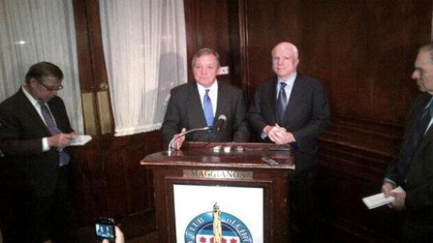 Video: McCain: Reforma migratoria es clave