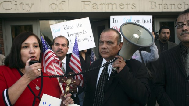 Video: Amenazan con boicot en Farmers Branch