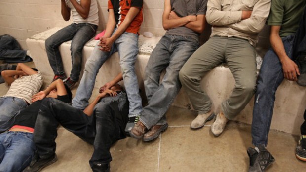 Video: Piden acceso a abogados para migrantes