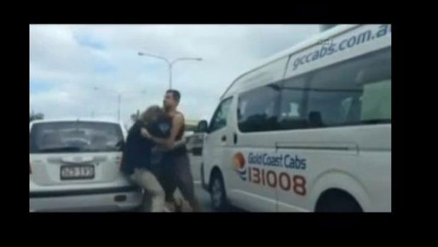 Video: Casi se matan en pleno semáforo
