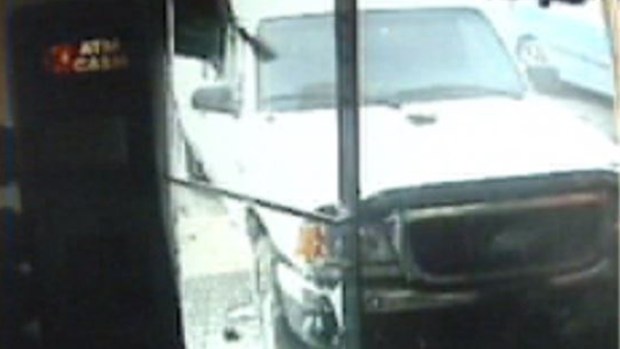 Video: Hombre casi es aplastado en gasolinera