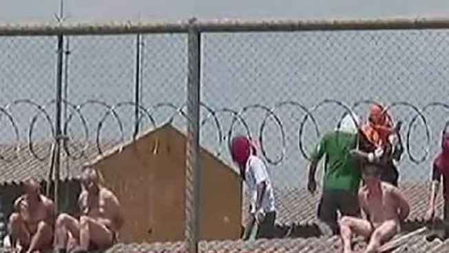 Brasil: desnudan a rehenes en motín