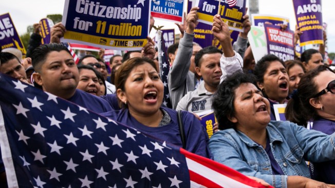 Nuevo grupo inmigrante pide asilo