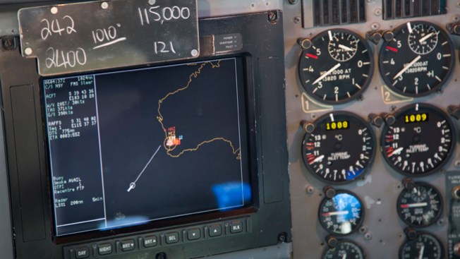 Se agota el tiempo para dar con el avión