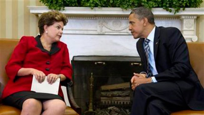Por espionaje Rousseff no viaja a EEUU