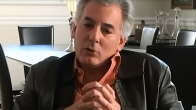 Vargas Llosa defiende a indocumentados