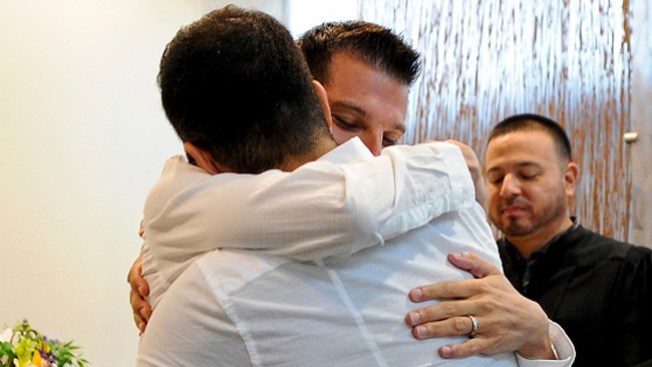 Justicia da más derechos a parejas gay