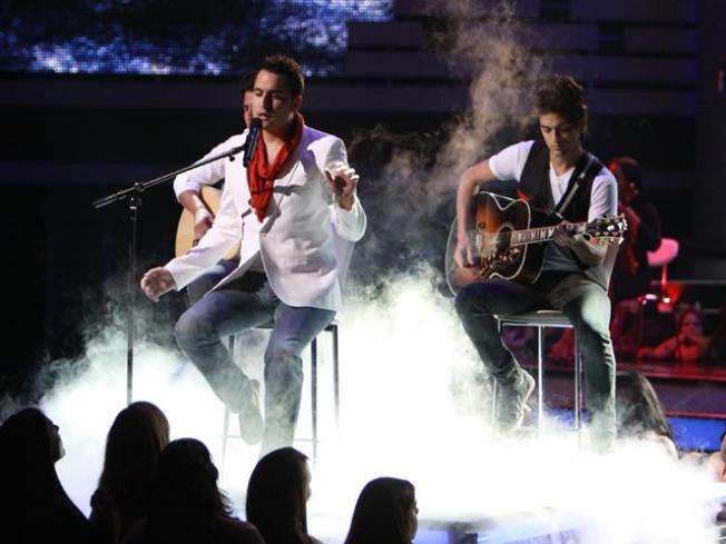 Reik calienta motores para los Billboard